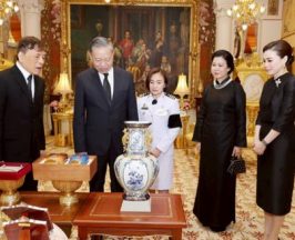 ในหลวงพระราชินี ทรงต้อนรับประธานาธิบดีเวียดนาม