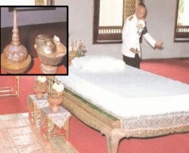 รู้จักพิธีสรงพระศพ ขั้นตอนสำคัญ แห่งโบราณราชประเพณีไทย