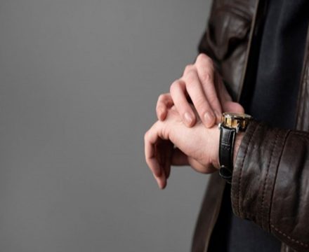 5 ไอเดียแมตช์ Cartier Tank ให้เข้าได้กับ Everyday Look